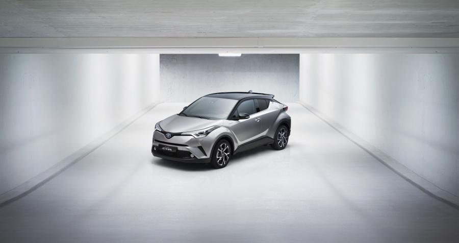  Toyota C-HR Hybrid 2016 года  (WW) (фото 4 из 31)